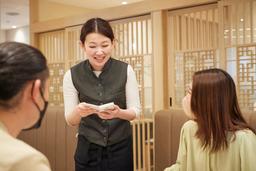 安定基盤のもと、月給35万円スタート&年1~2件の出店チャンスもある企業で店長候補募集!