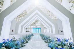 【ルミアモーレ】海を見渡す絶景のロケーション。最高の舞台で腕を振るうことができます。