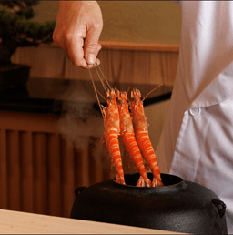 東京の人気寿司店が名古屋初出店。新店舗の立ち上げから、カウンターの中心で活躍できる環境です。