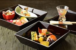 焼き物・揚げ物・蒸し物・煮方・板場など幅広いポジションがあり、経験に応じた業務で活躍可能です。