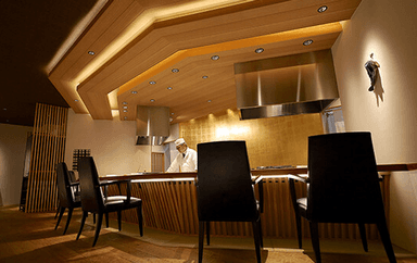 「天ぷら 極 草哲」がホールスタッフを募集します!