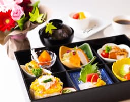 婚礼や宴会など“特別な一日”を彩る和食に携われる環境です。