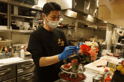 “食べるプロテイン”として人気。牛恋の代名詞となる赤身焼肉を扱います。