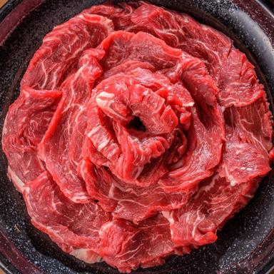 「食べるプロテイン」として人気。牛恋の代名詞となる上質な赤身肉を扱える環境です。