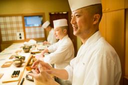 年間休日121日、無理なく働けるのが強みです