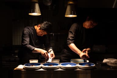 少人数のチームで運営中。スタッフ一人ひとりが店づくりに関わっています。