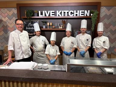 メインダイニング「Ensemble(アンサンブル)」のキッチンスタッフとして、調理をお任せします。