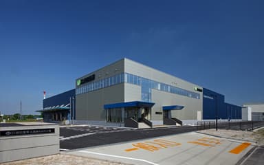 コンビニ向け商品を製造する最新工場での勤務で、大手コンビニを支える安定性と将来性があります。