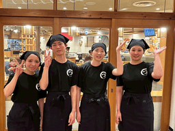 JR京都駅構内の地下東口にある『つくもうどん』塩小路本店。雨の日も外に出ず通勤できる好立地です。