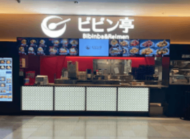 九州から全国へ躍進中!慣れ親しんだ有名店でスキルを磨き、マネジメントの軸を築くチャンス!