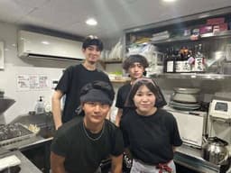 社員もアルバイトも仲が良く、自然と声をかけ合えるあたたかい雰囲気のお店で、店長候補募集!