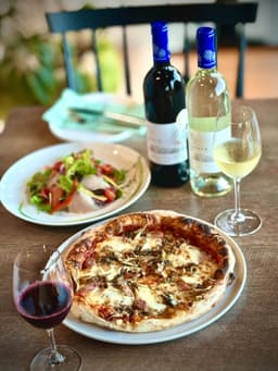 七ツ森の自然とぶどう畑に囲まれたワイナリーレストランで調理スタッフ募集!