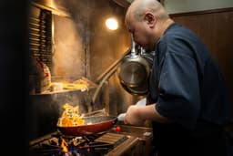 メニュー管理や原価管理まで幅広く担当する調理責任者募集!食堂運営の中心として経験を活かせます。