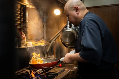 メニュー管理や原価管理まで幅広く担当する調理責任者募集!食堂運営の中心として経験を活かせます。