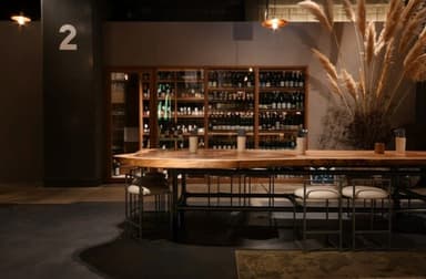 ここがあなたの新しい職場。音楽やアートイベントも開催します。